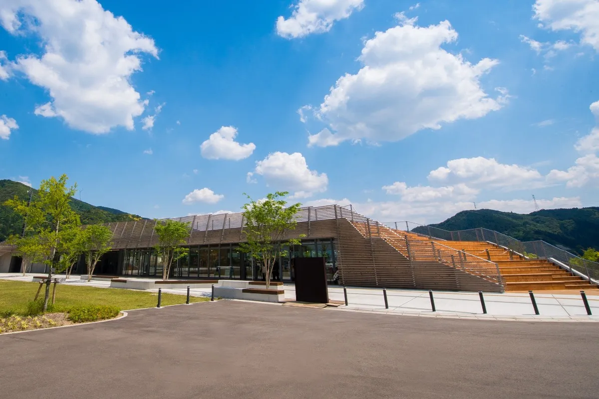 写真：GOKAYAMA CROSS BASEの外観