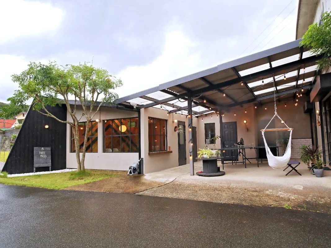 写真：THREE TREESの外観