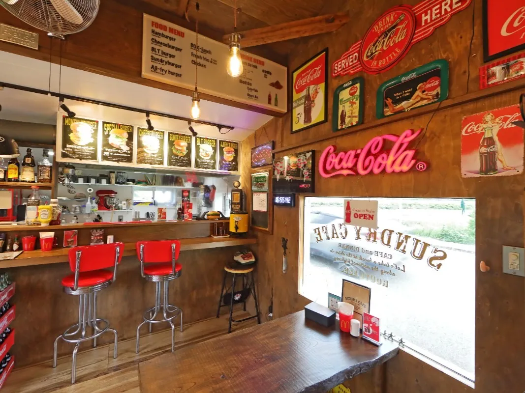 写真：Sundry Caféの店内